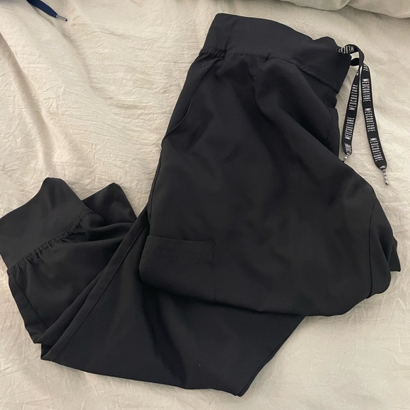 Set of Medcouture scrubs black - Picture 2 of 2